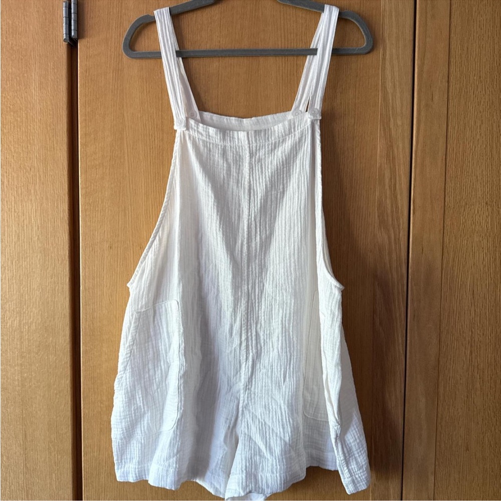 Colsie Cream Sleeveless Top